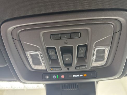 New 2026 GMC Sierra 2500 SLT w/ SLT Premium Package image 22