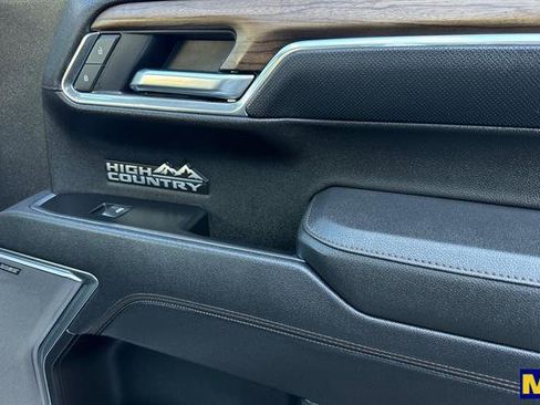 Used 2025 Chevrolet Silverado 1500 High Country w/ Technology Package image 19
