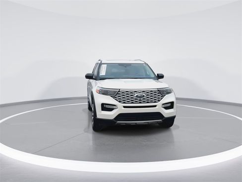 Used 2022 Ford Explorer Platinum w/ Equipment Group 601A image 3