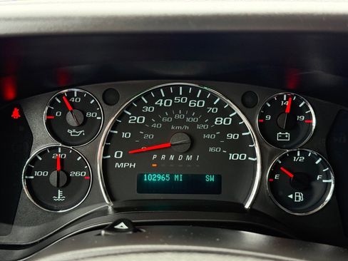 Used 2019 Chevrolet Express 2500 w/ Driver Convenience Package image 24