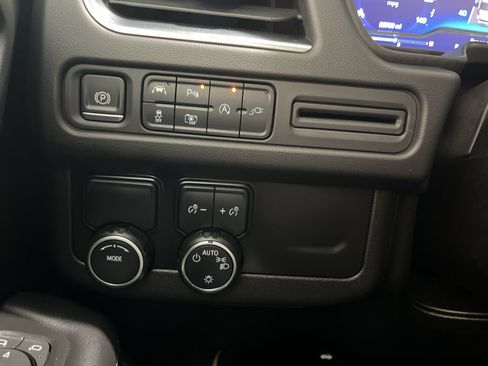 Used 2022 Chevrolet Tahoe LT w/ Luxury Package image 32