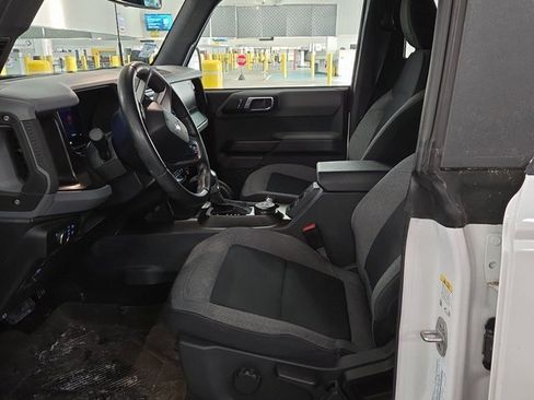 Used 2021 Ford Bronco Big Bend w/ Sasquatch Package image 12