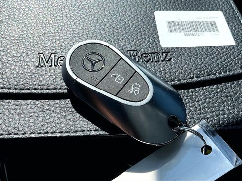 Used 2025 Mercedes-Benz GLC 300 image 15