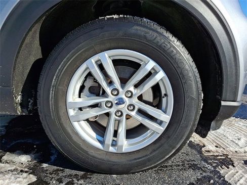 Certified 2022 Ford Explorer XLT w/ Equipment Group 202A image 8