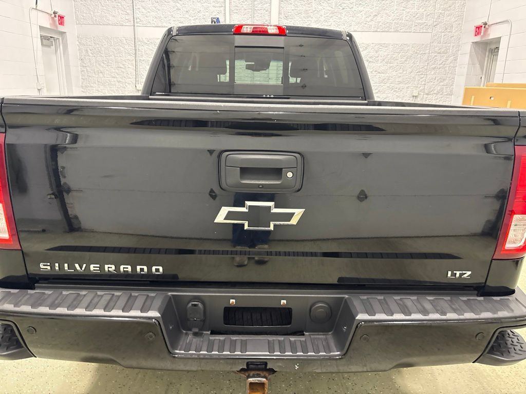 Used 2017 Chevrolet Silverado 1500 LTZ Z71 w/ LTZ Plus Package AWD/4WD image 5