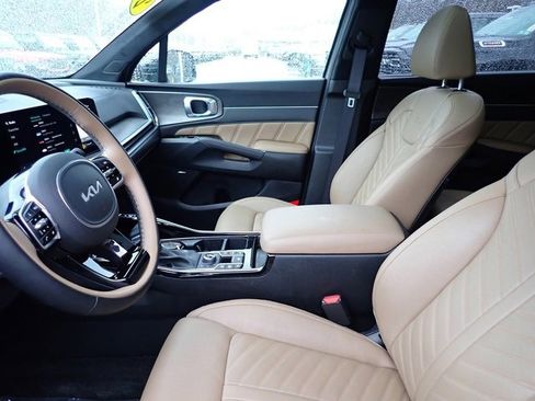 Used 2025 Kia Sorento SX Prestige w/ Olive Brown Leather Package image 13