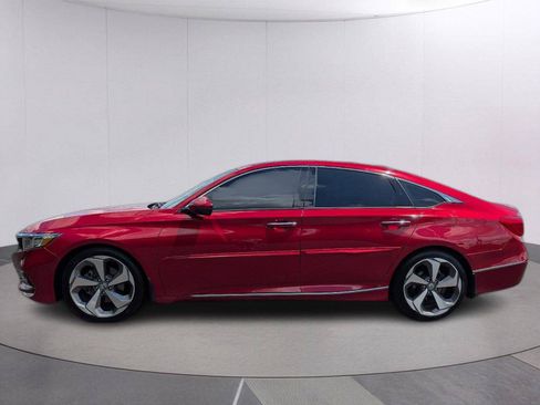 Used 2018 Honda Accord Touring image 2