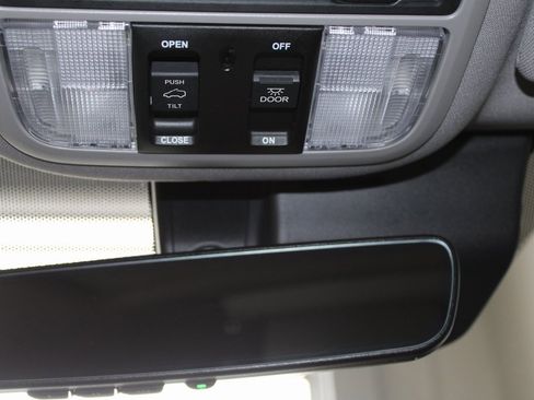 Used 2022 Honda Pilot Touring image 45