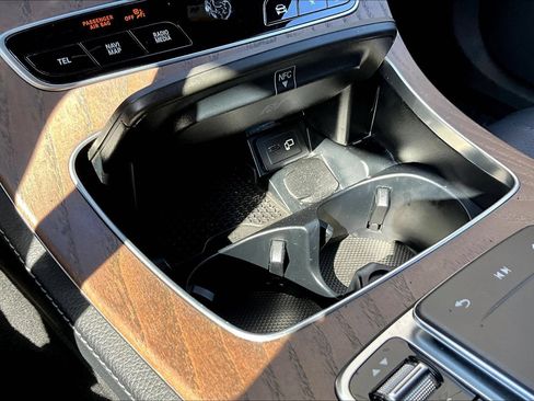 Used 2023 Mercedes-Benz E 350 Sedan image 33