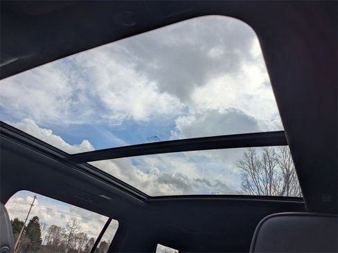 Used 2022 GMC Yukon XL Denali image 20