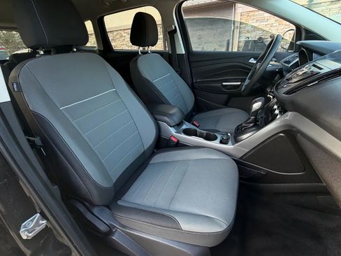Used 2015 Ford Escape SE image 29