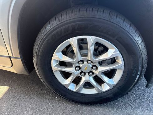 Used 2018 Chevrolet Traverse LT AWD/4WD image 12