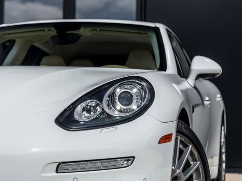 Used 2016 Porsche Panamera Edition image 16