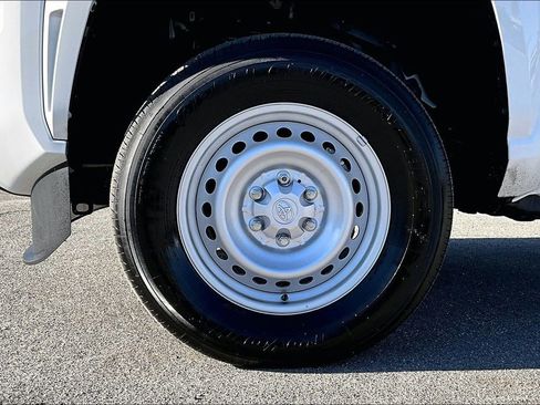 Certified 2025 Toyota Tacoma SR image 32