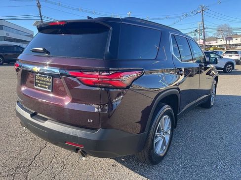 Used 2023 Chevrolet Traverse LT image 7