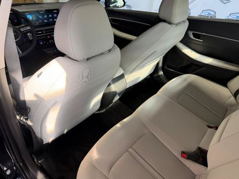 Used 2025 Hyundai Sonata SEL FWD image 18