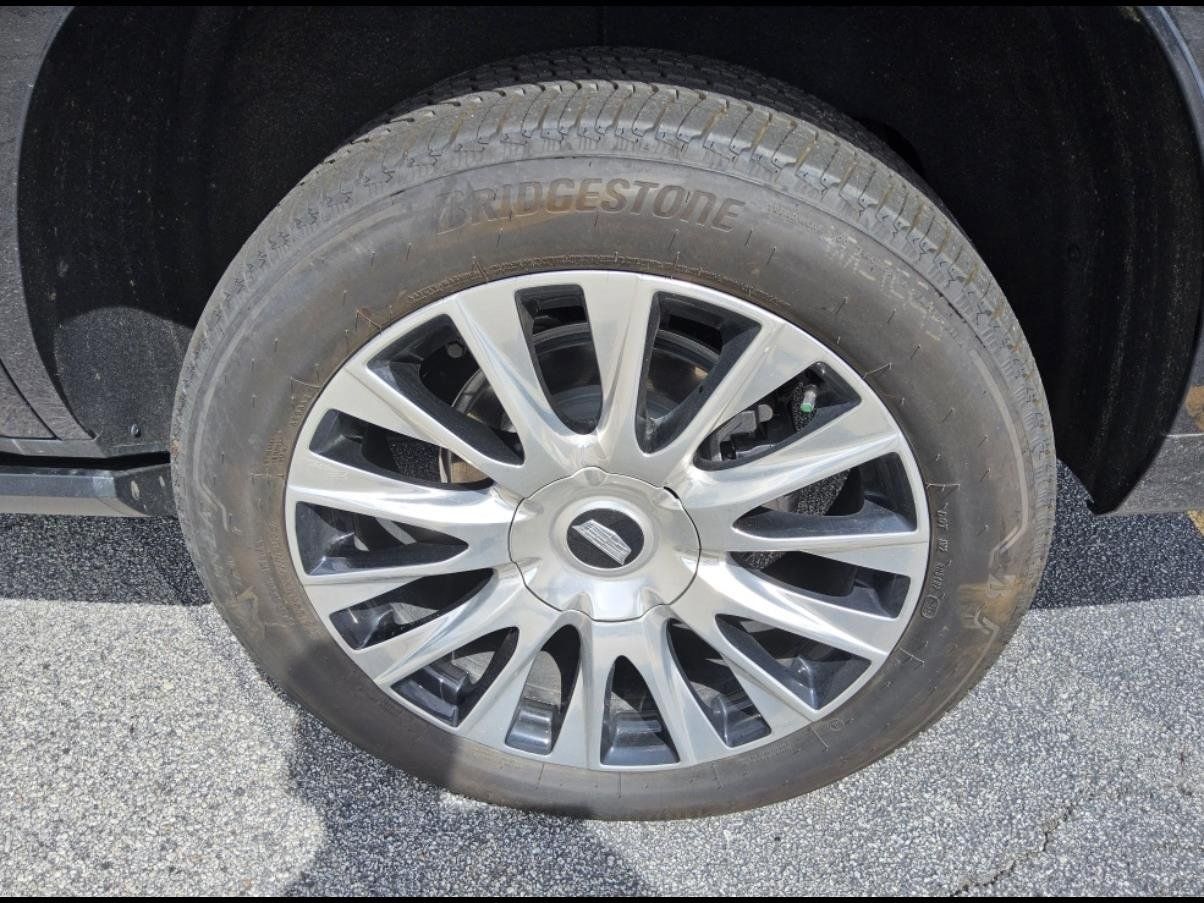 Used 2026 Cadillac Escalade Platinum Luxury RWD image 15