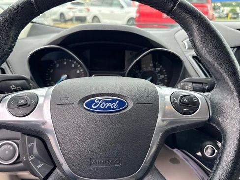 Used 2015 Ford Escape Titanium FWD image 21