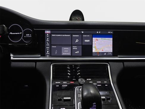 Used 2018 Porsche Panamera 4 image 22