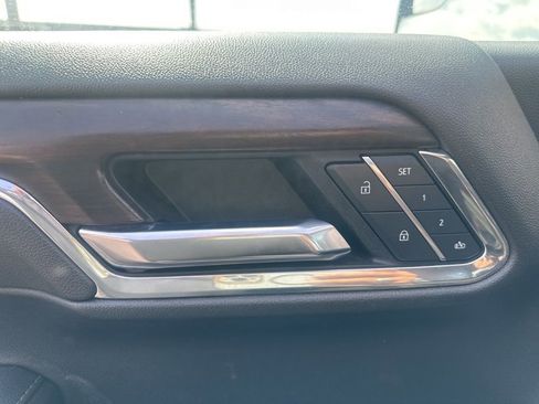 Used 2025 GMC Sierra 1500 SLT image 32