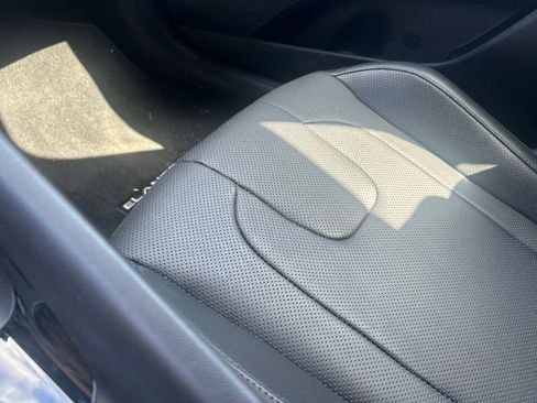 Used 2023 Hyundai Elantra Limited FWD image 7