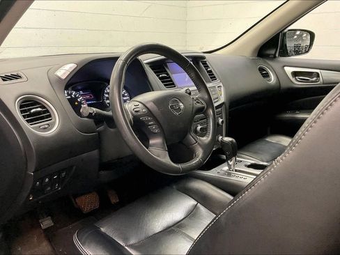 Used 2017 Nissan Pathfinder SL image 13