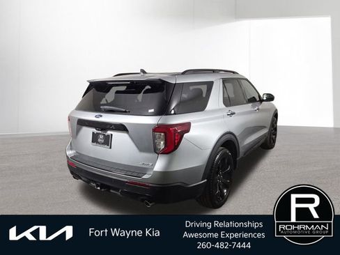 Used 2023 Ford Explorer ST-Line w/ Class IV Trailer Tow Package AWD/4WD image 8