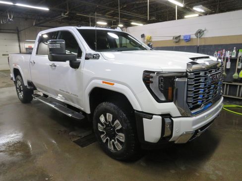 New 2026 GMC Sierra 2500 Denali w/ Denali Reserve Package image 1