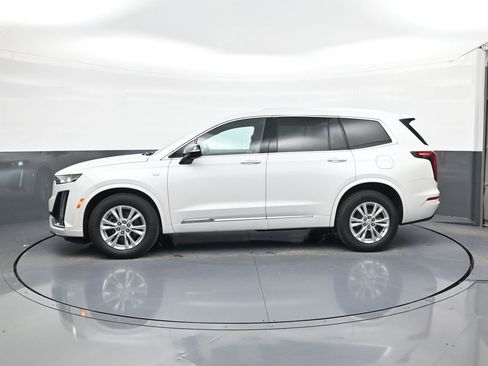 Used 2024 Cadillac XT6 Luxury w/ LPO, Floor Liner Package AWD/4WD image 4