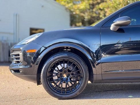 Used 2023 Porsche Cayenne Platinum Edition w/ Towing Package w/o Tow Ball image 10