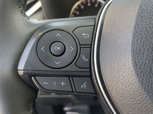 Used 2022 Toyota RAV4 XLE Premium image 28