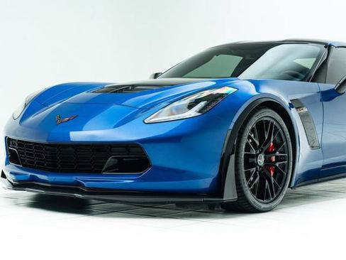 Used 2015 Chevrolet Corvette Z06 w/ 3LZ Preferred Equipment Group RWD image 10