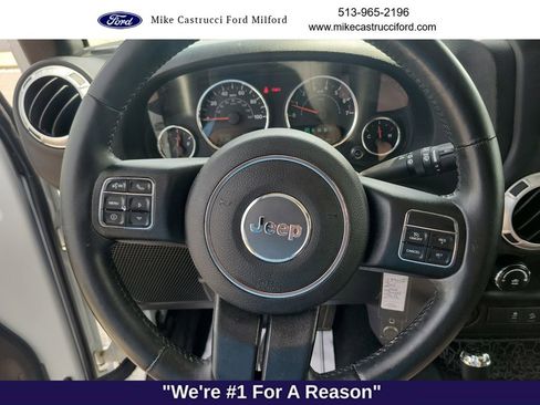 Used 2015 Jeep Wrangler Unlimited Sahara w/ Connectivity Group AWD/4WD image 14