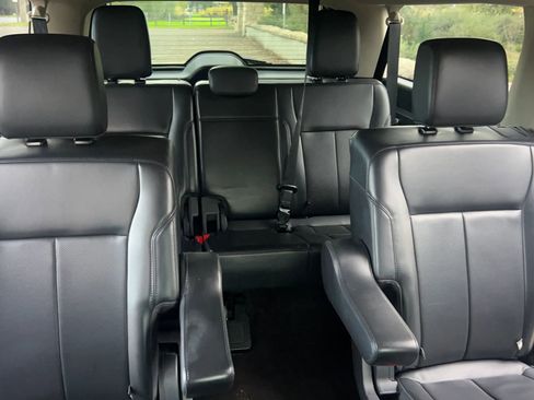 Used 2022 Ford Expedition Max XLT image 16