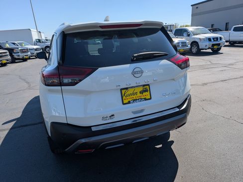 Used 2023 Nissan Rogue SL AWD/4WD image 7