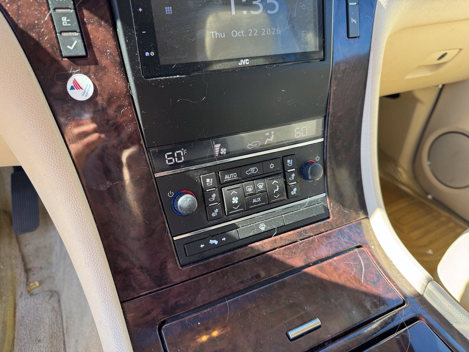Used 2007 Cadillac Escalade AWD w/ Climate Package image 21