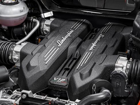 Used 2024 Lamborghini Revuelto AWD/4WD image 54