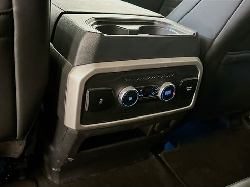 Used 2024 Ford Expedition XLT image 28