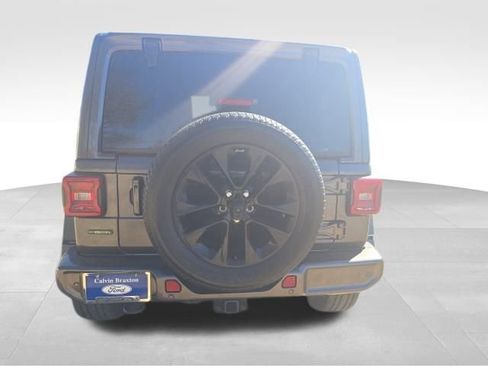 Used 2021 Jeep Wrangler Unlimited Sahara image 6