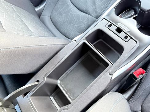 Used 2017 Chevrolet Volt LT w/ Comfort Package image 49