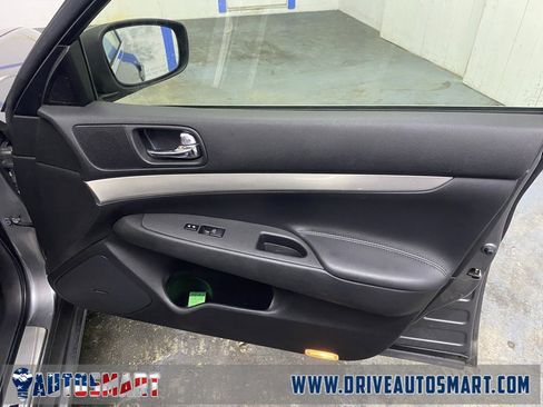 Used 2013 INFINITI G37 X w/ Premium Pkg image 16