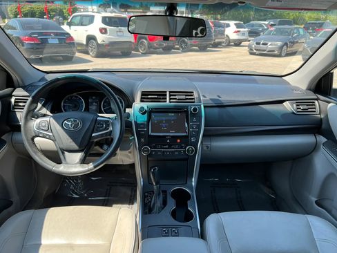 Used 2017 Toyota Camry XLE FWD image 12