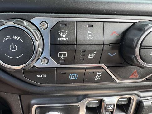 Used 2022 Jeep Wrangler Unlimited Rubicon 4xe w/ Cold Weather Group image 14