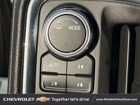 Used 2022 GMC Sierra 2500 AT4 image 30