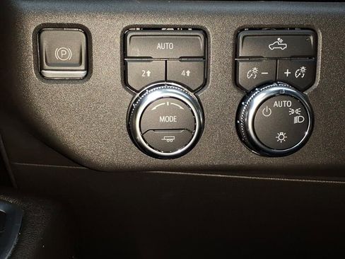 Used 2023 GMC Sierra 1500 SLE image 26