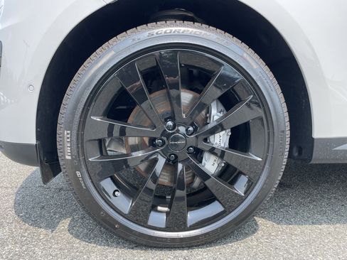 New 2026 Land Rover Range Rover Sport SE AWD/4WD image 9