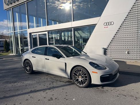 Used 2023 Porsche Panamera 4 Platinum Edition image 10