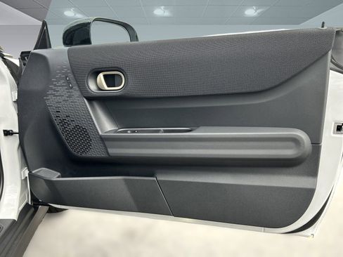 Certified 2025 MINI Cooper 2-Door Hardtop image 31