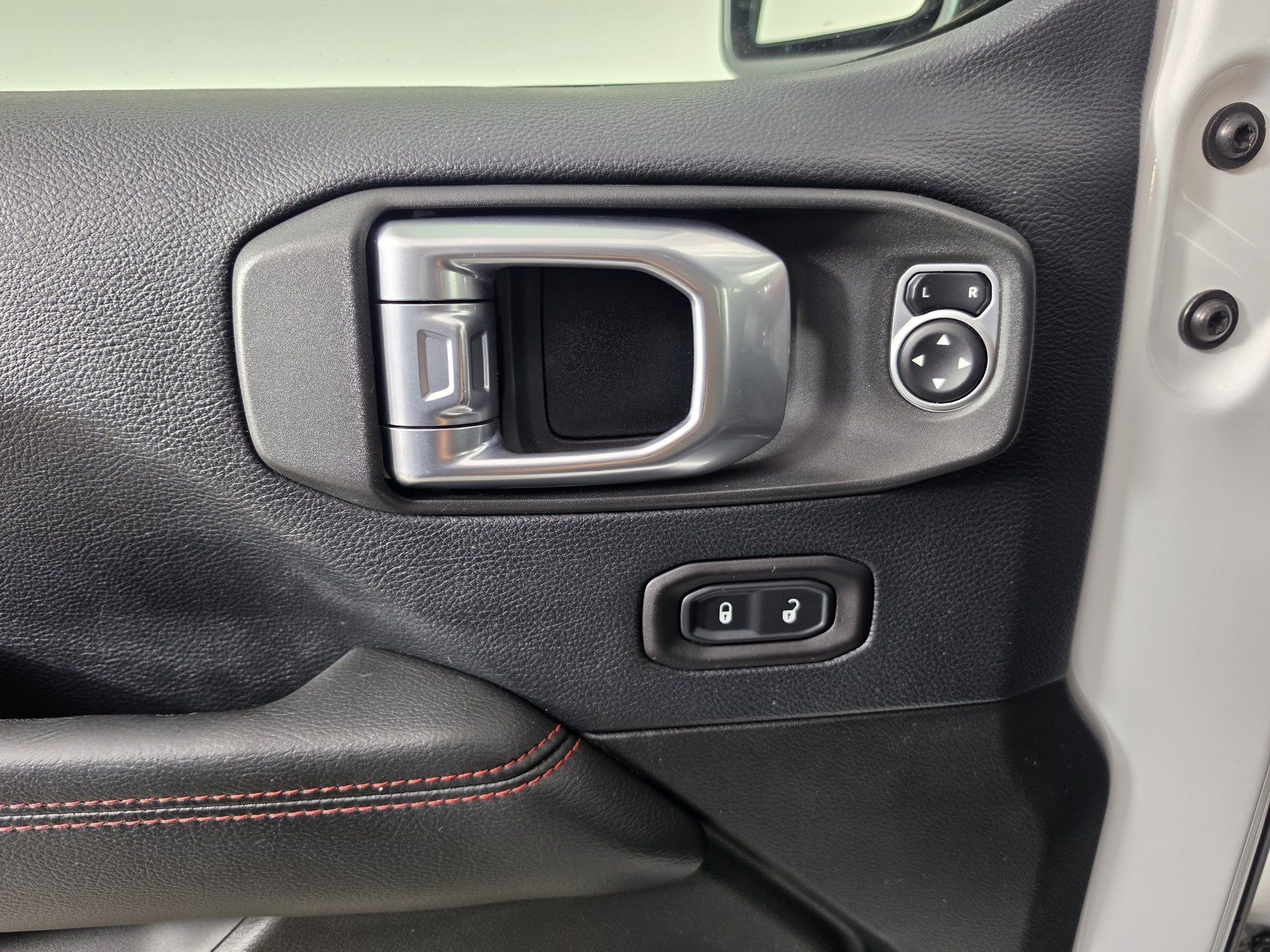 Used 2019 Jeep Wrangler Unlimited Rubicon AWD/4WD image 16