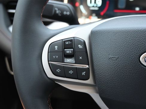 New 2025 Ford Explorer Active image 12